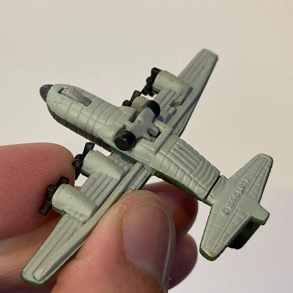 Micro Machines Military C-130 Hercules Transport Aircraft Galoob LGTI 1996 - Picture 6 of 8